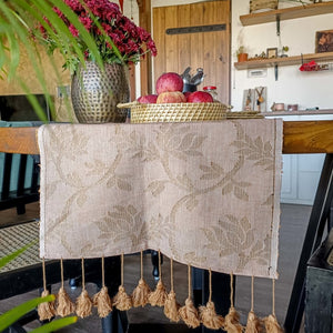 Cinnamon Apple Scones (Table Runner)