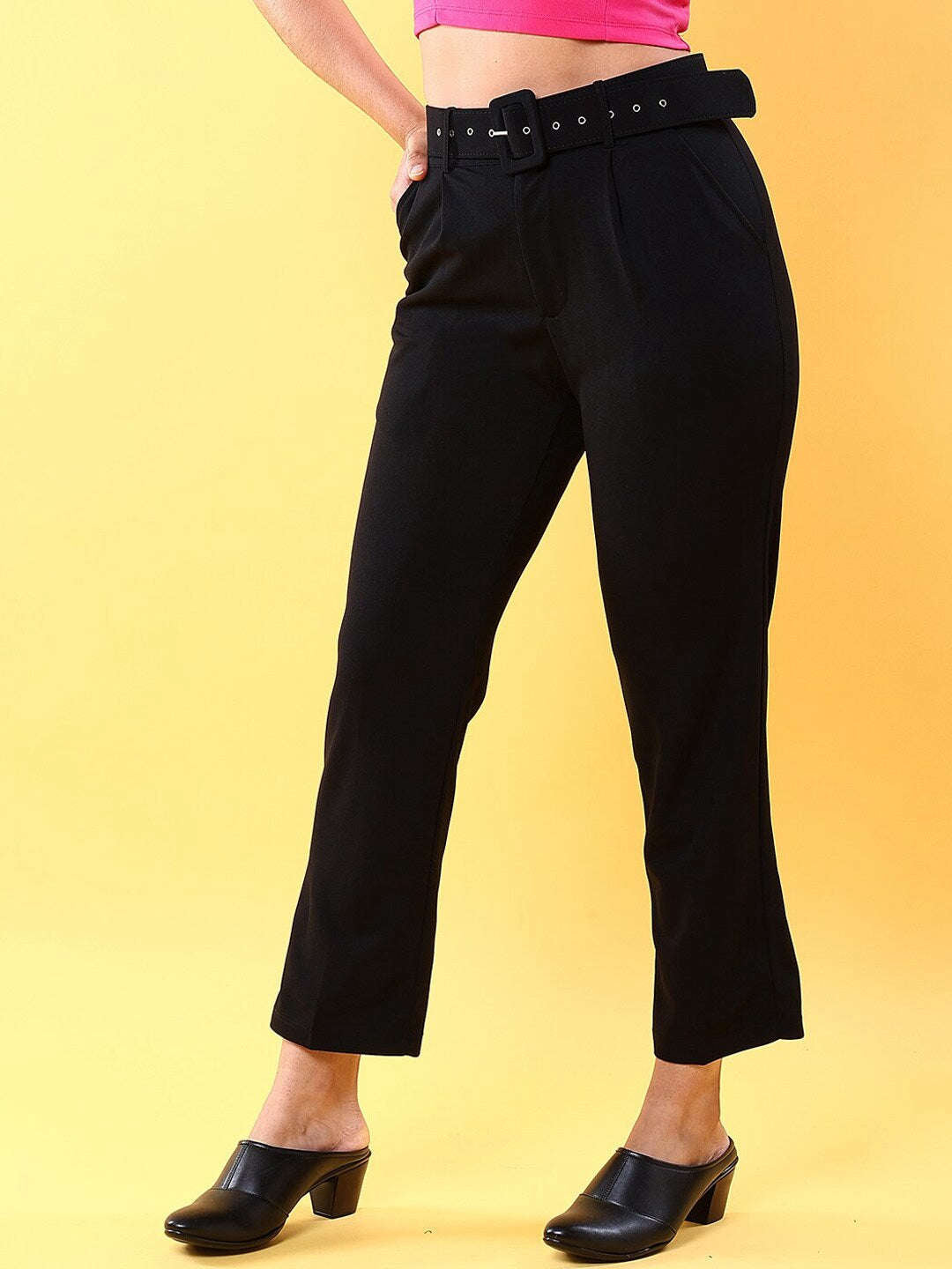 Women Tapered Pleated Pant With Belt