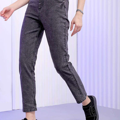 Women Straight Fit Jeans