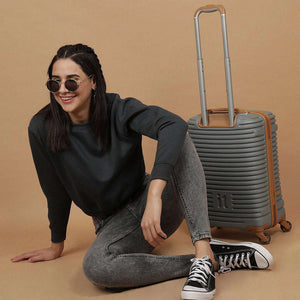 Women's Solid Regular Fit Sweatshirt