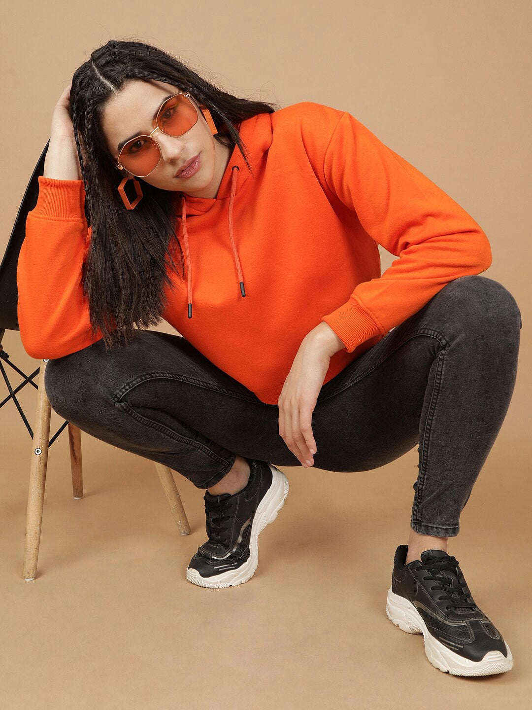 Women's Solid Regular Fit Sweatshirt
