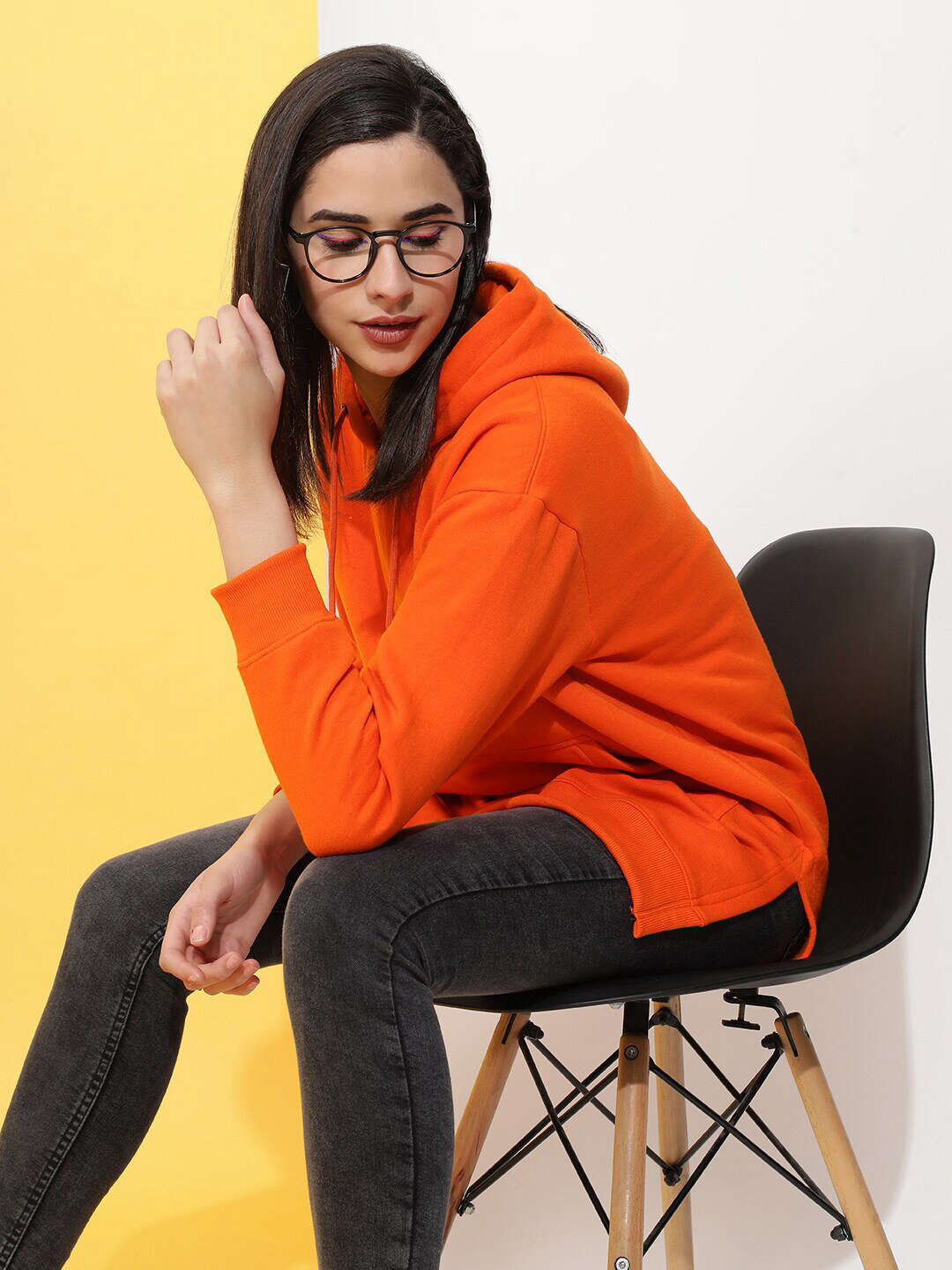 Women's Solid Regular Fit Sweatshirt