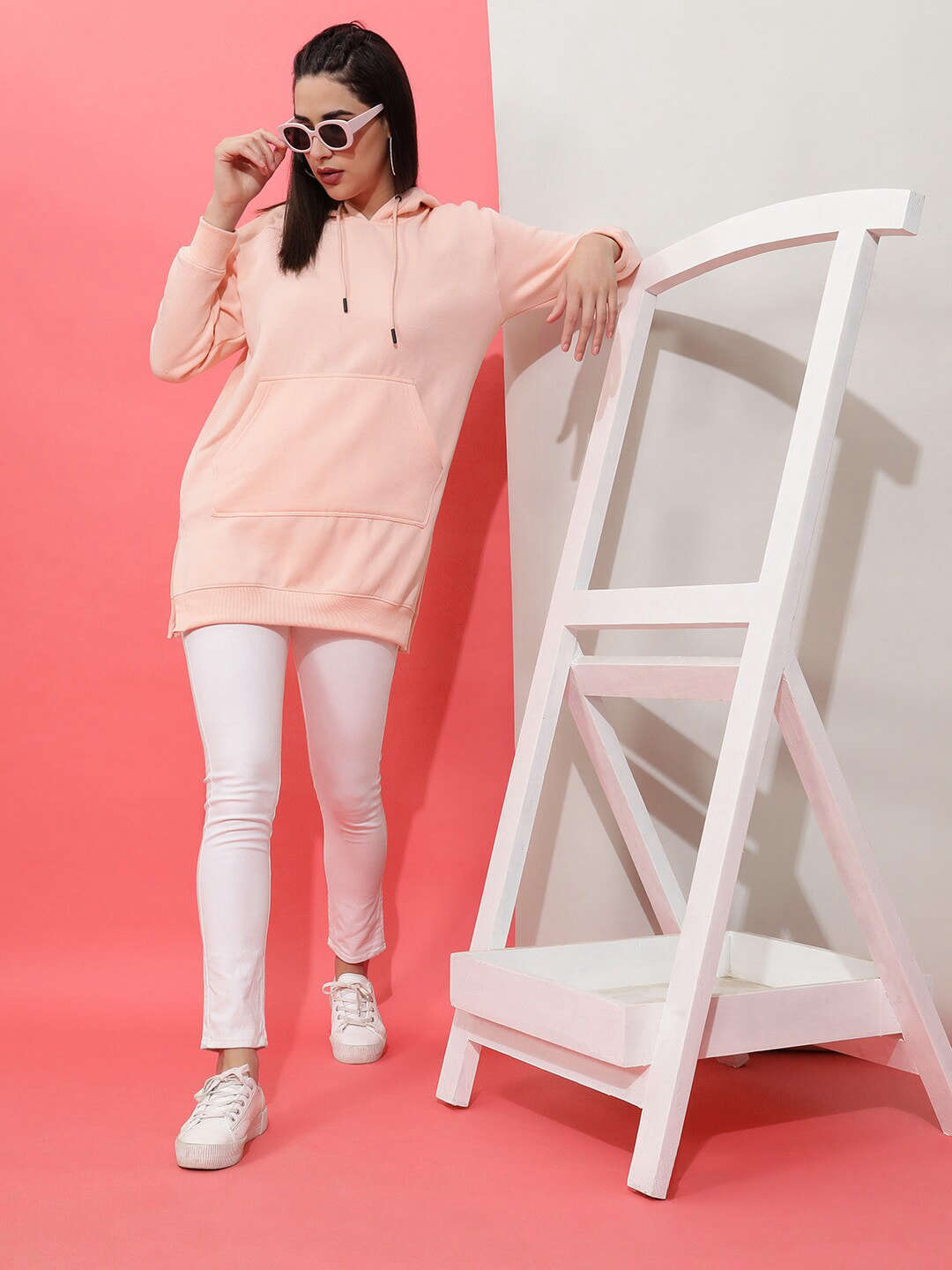 Women's Solid Regular Fit Sweatshirt