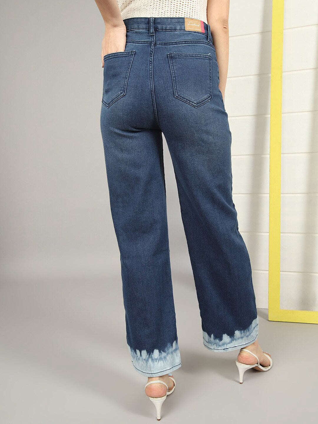 Women Wide Leg Jeans With Tie N Dye Detail