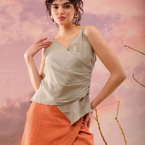 Women Solid Top