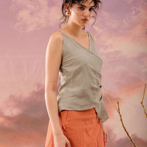 Women Solid Top