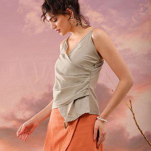 Women Solid Top