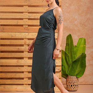 Women's Green Fitted Solid Partywear One Shoulder Dress