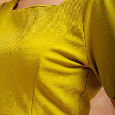 Women's Green Fitted Textured Crop Top