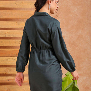 Women's Green Regular Fit Solid Casual Ruched Dress