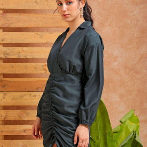 Women's Green Regular Fit Solid Casual Ruched Dress