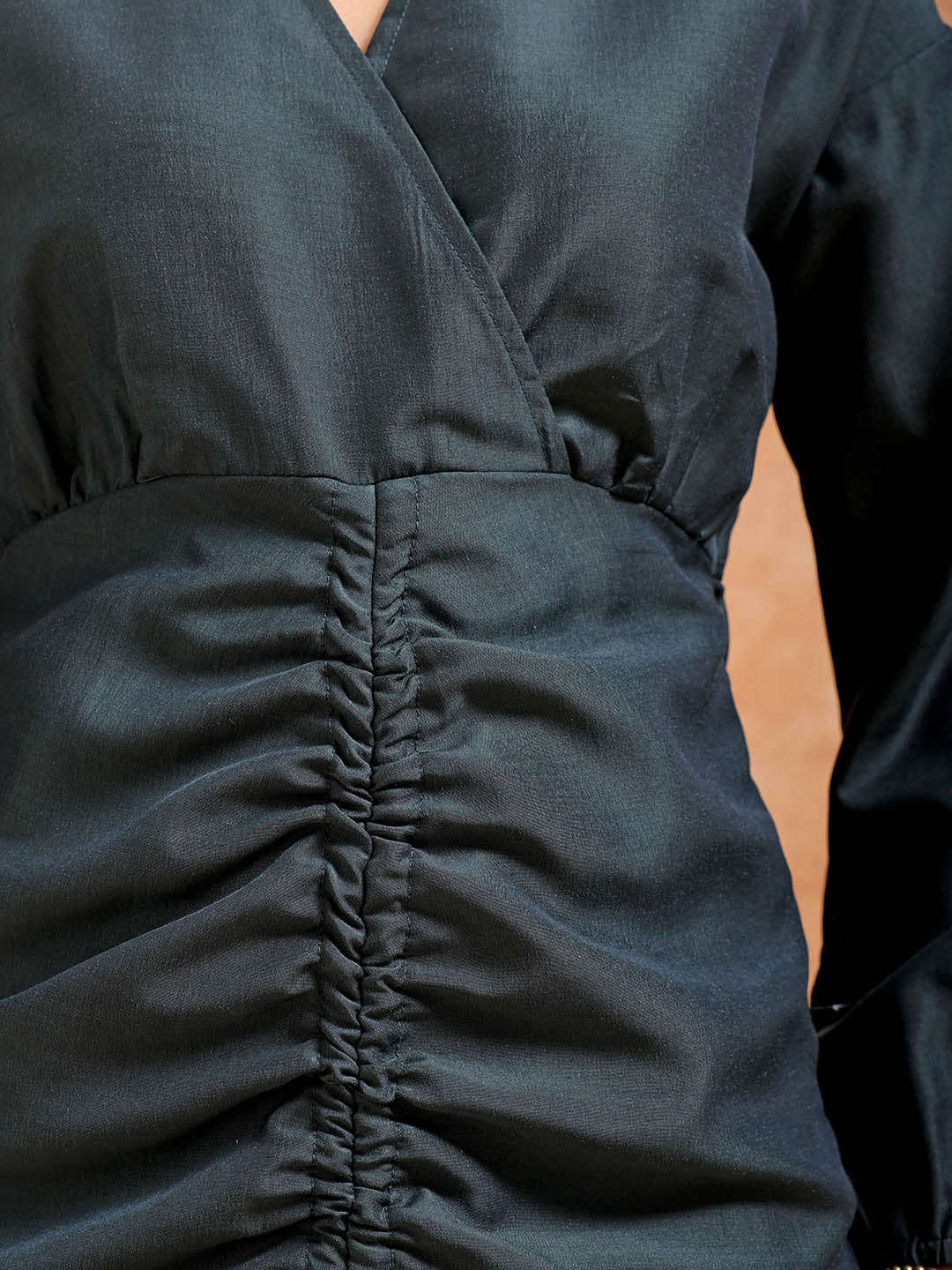 Women's Green Regular Fit Solid Casual Ruched Dress