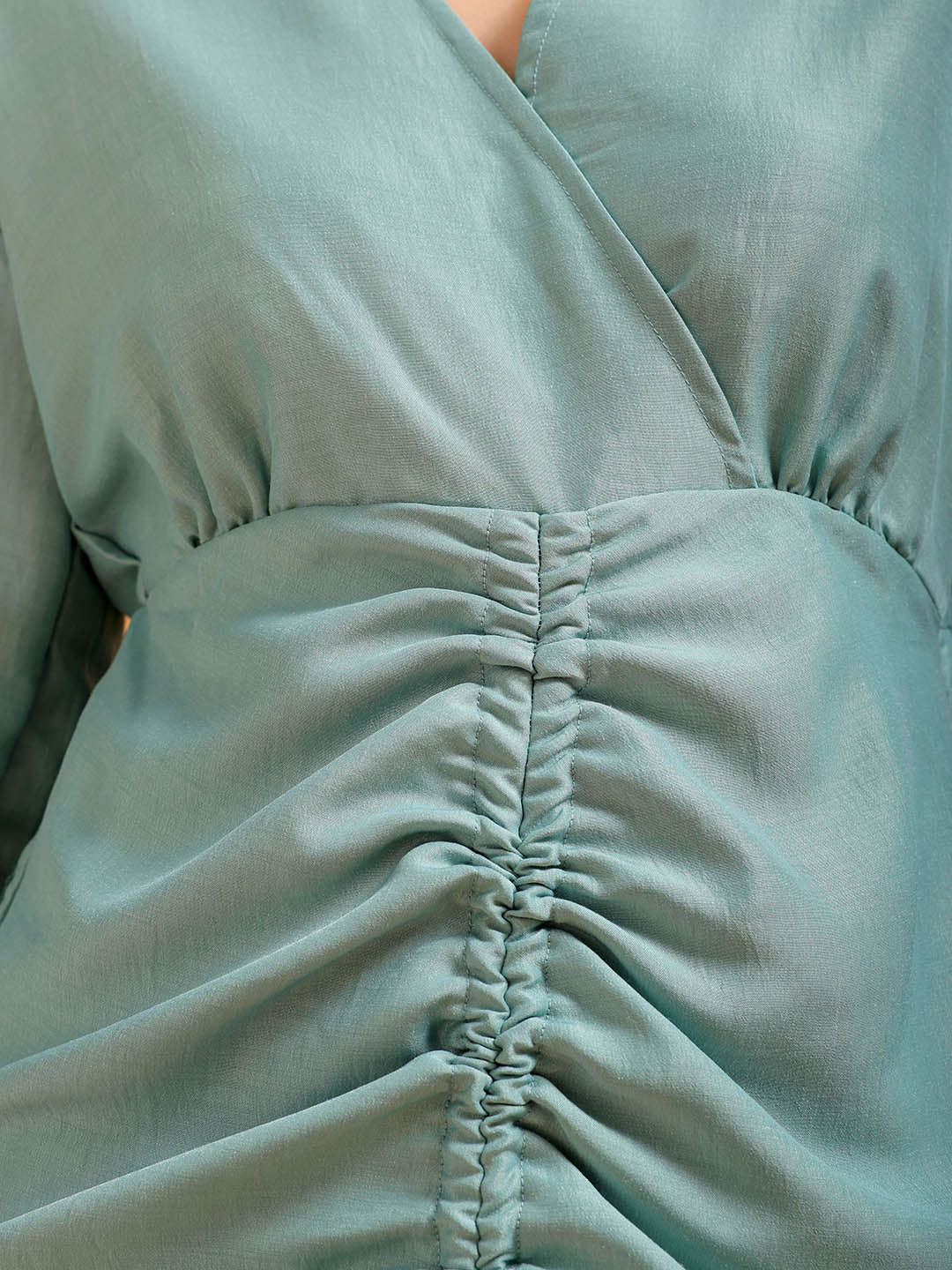 Women's Green Regular Fit Solid Casual Ruched Dress