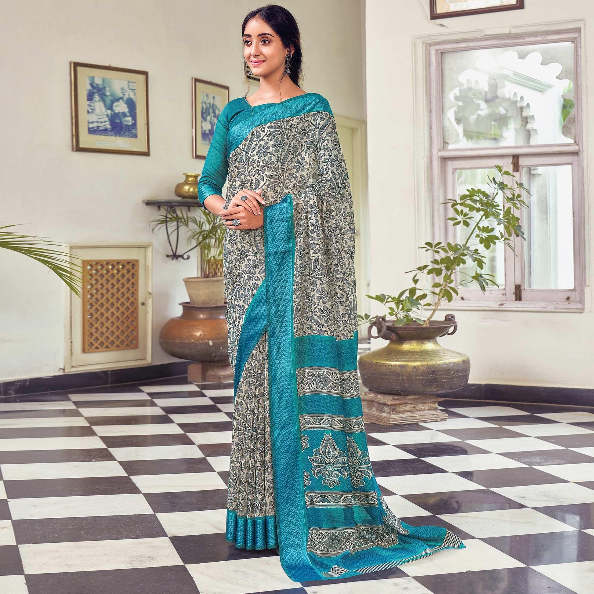 Cream & Grey Casual Wear Printed Cotton Saree