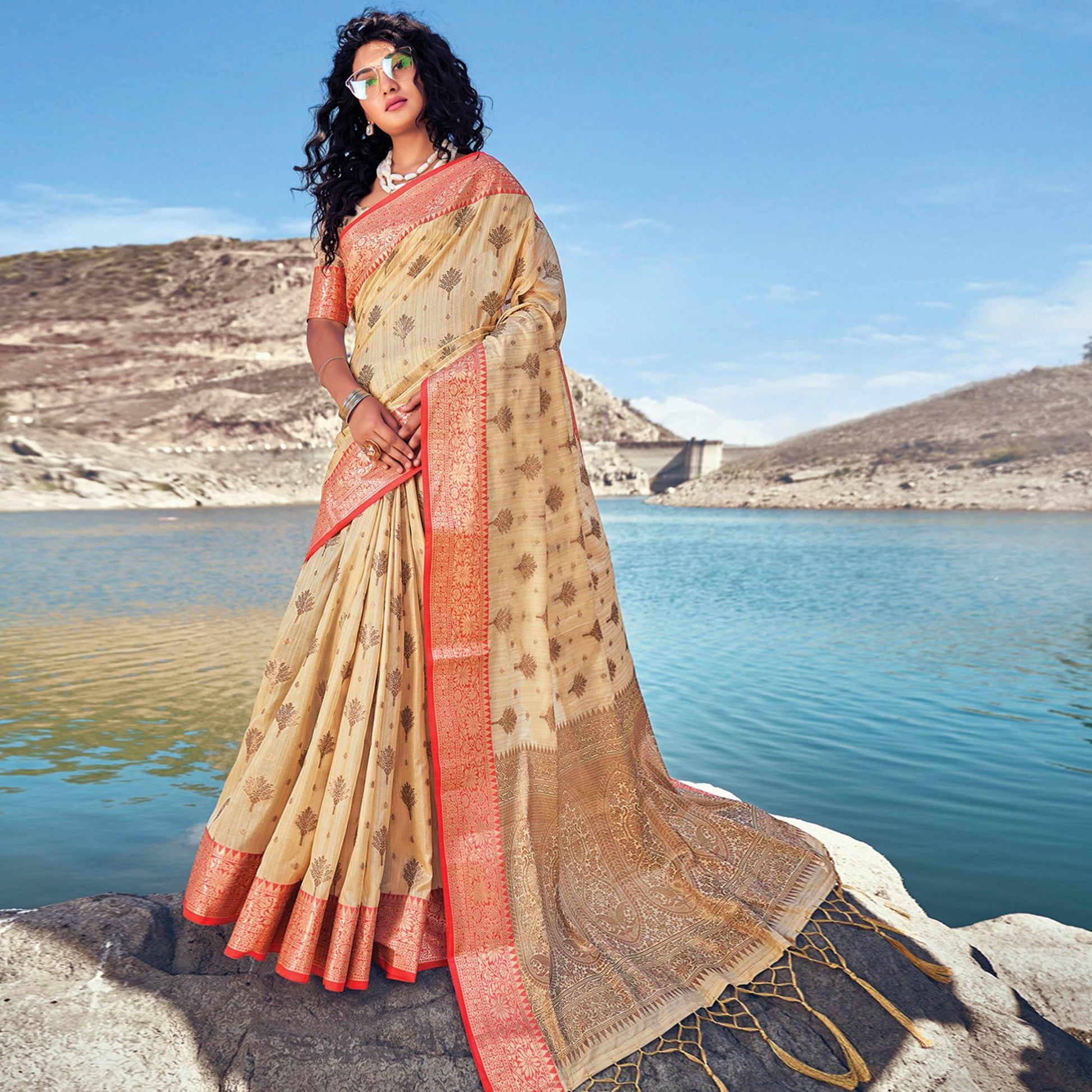 Cream Festive Wear Zari Woven Banarasi Silk Saree