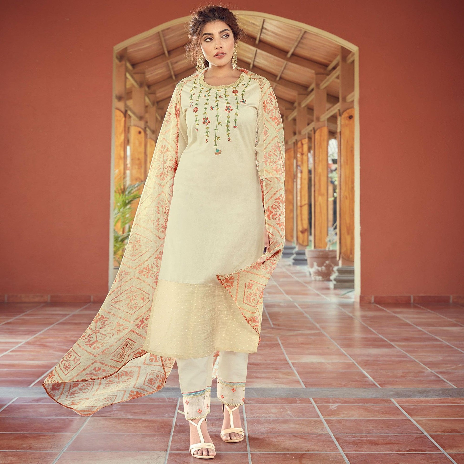 Cream Floral Embroidered Viscose Kurti - Pant Set With Dupatta