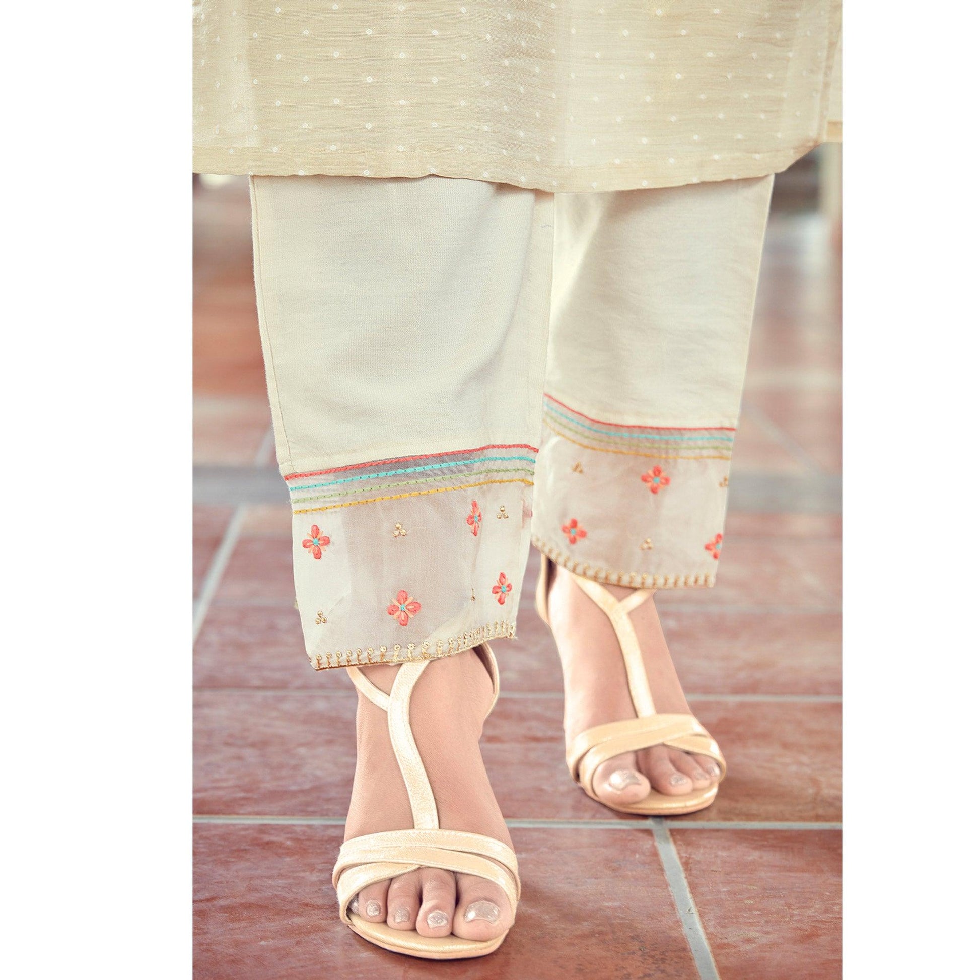 Cream Floral Embroidered Viscose Kurti - Pant Set With Dupatta