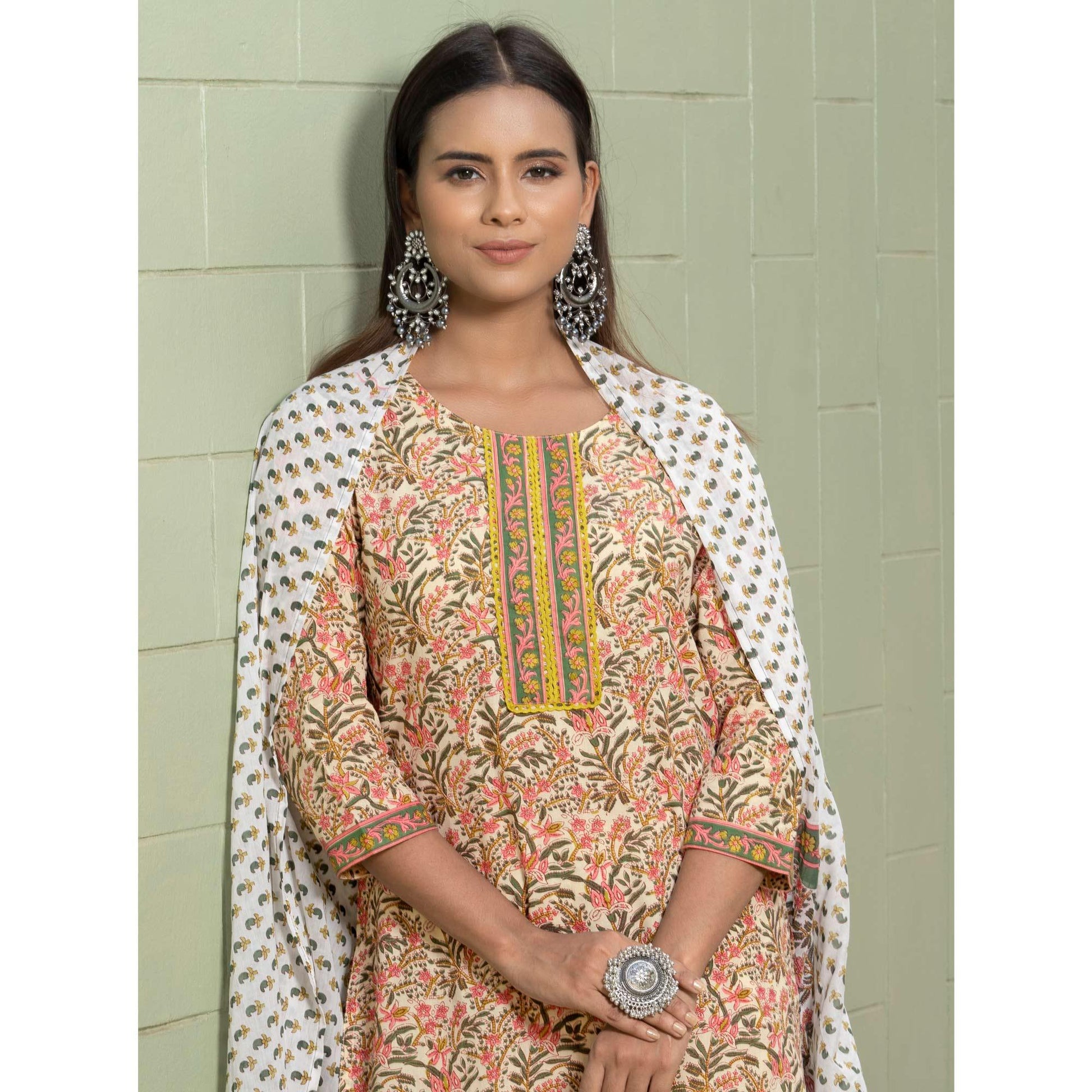 Cream Floral Printed Cotton Blend Kurti Pant Set With Dupatta