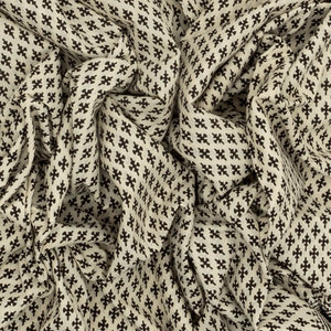 Cream Woven Jaipur Cotton Saree Printed With Black Floral Motifs