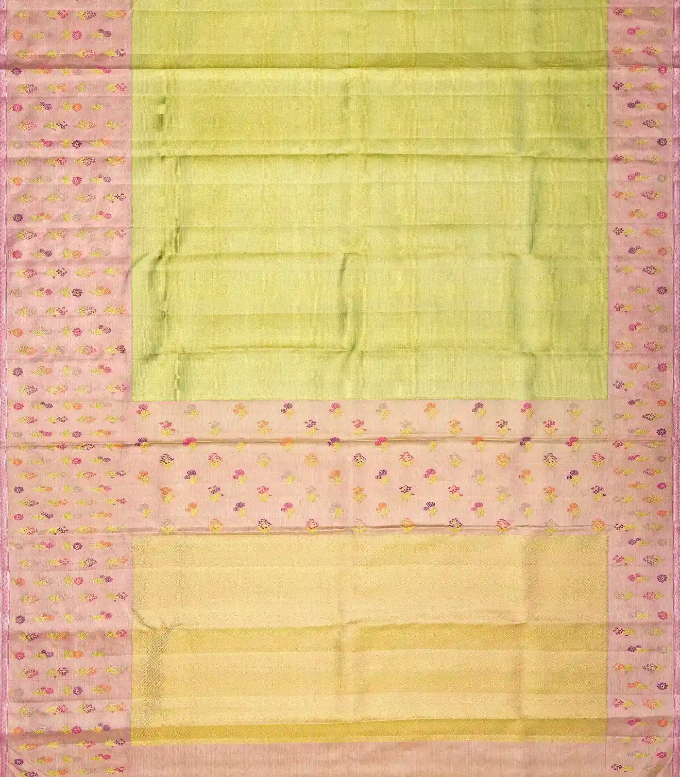 Cardamom Green Handloom Kanchipuram Tissue Silk Saree With Floral Motifs