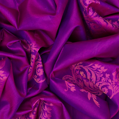 Magenta Handloom Soft Silk Saree With Floral Zari Butta -Magenta