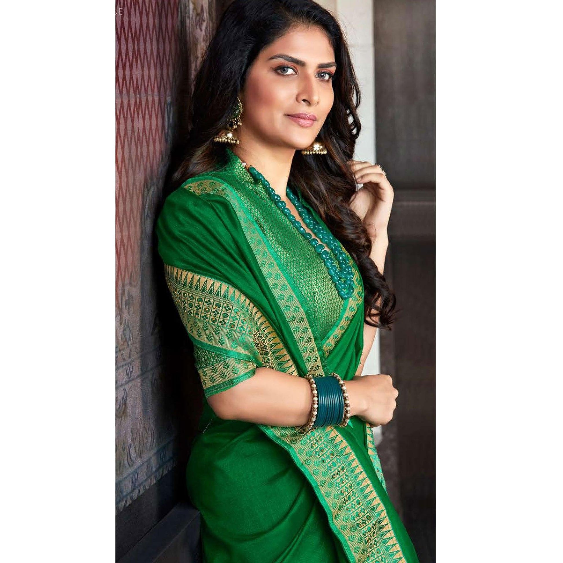 Dark Green Casual Wear Solid Silk Saree With Border