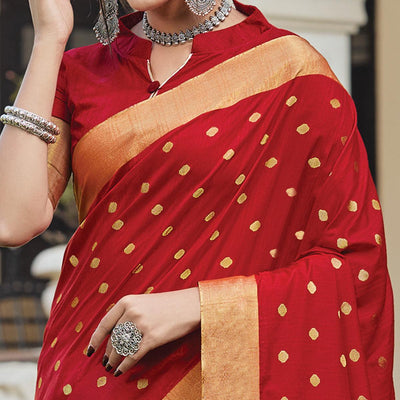 Dazzling Red Coloured Casual Wear Woven Handloom Silk Saree