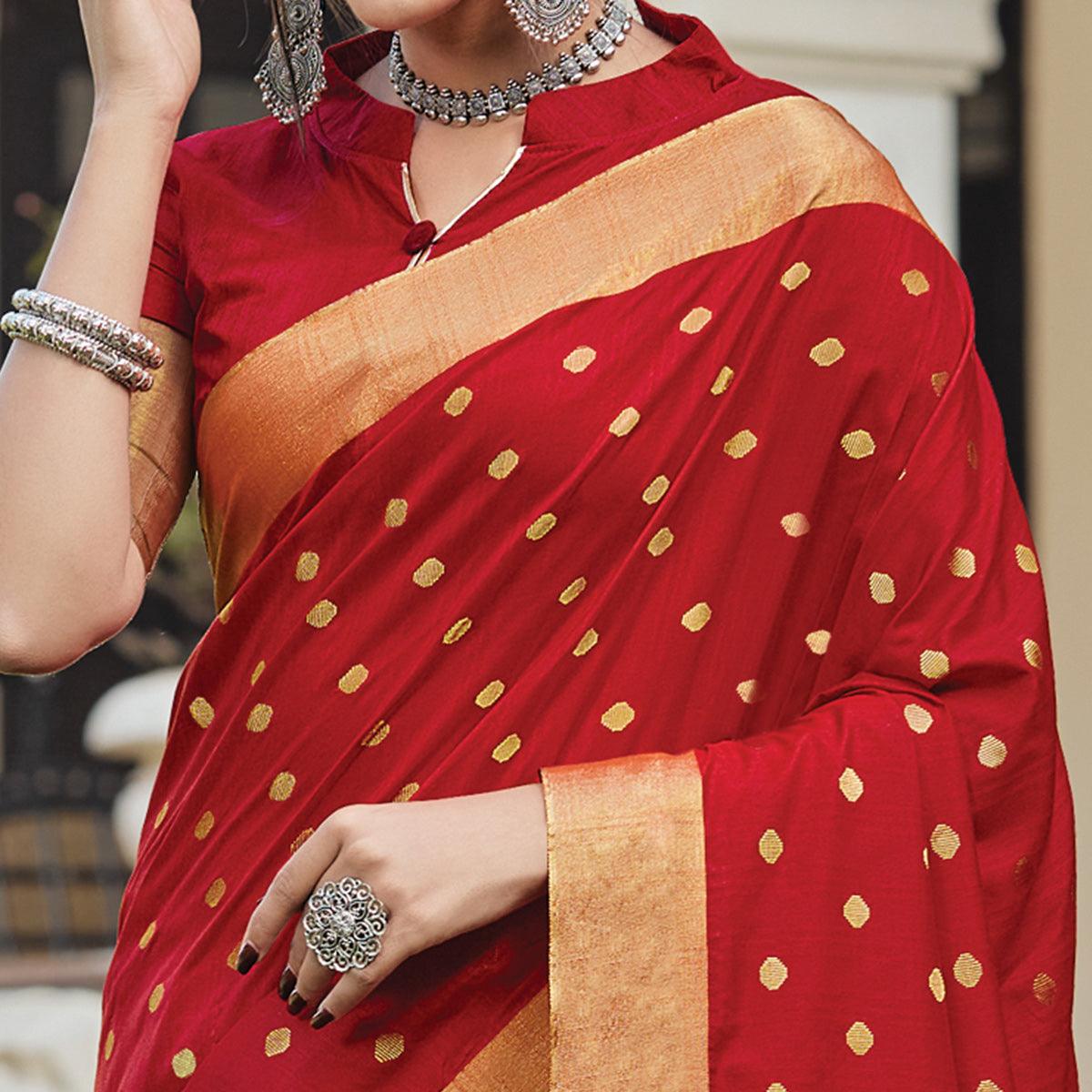 Dazzling Red Coloured Casual Wear Woven Handloom Silk Saree