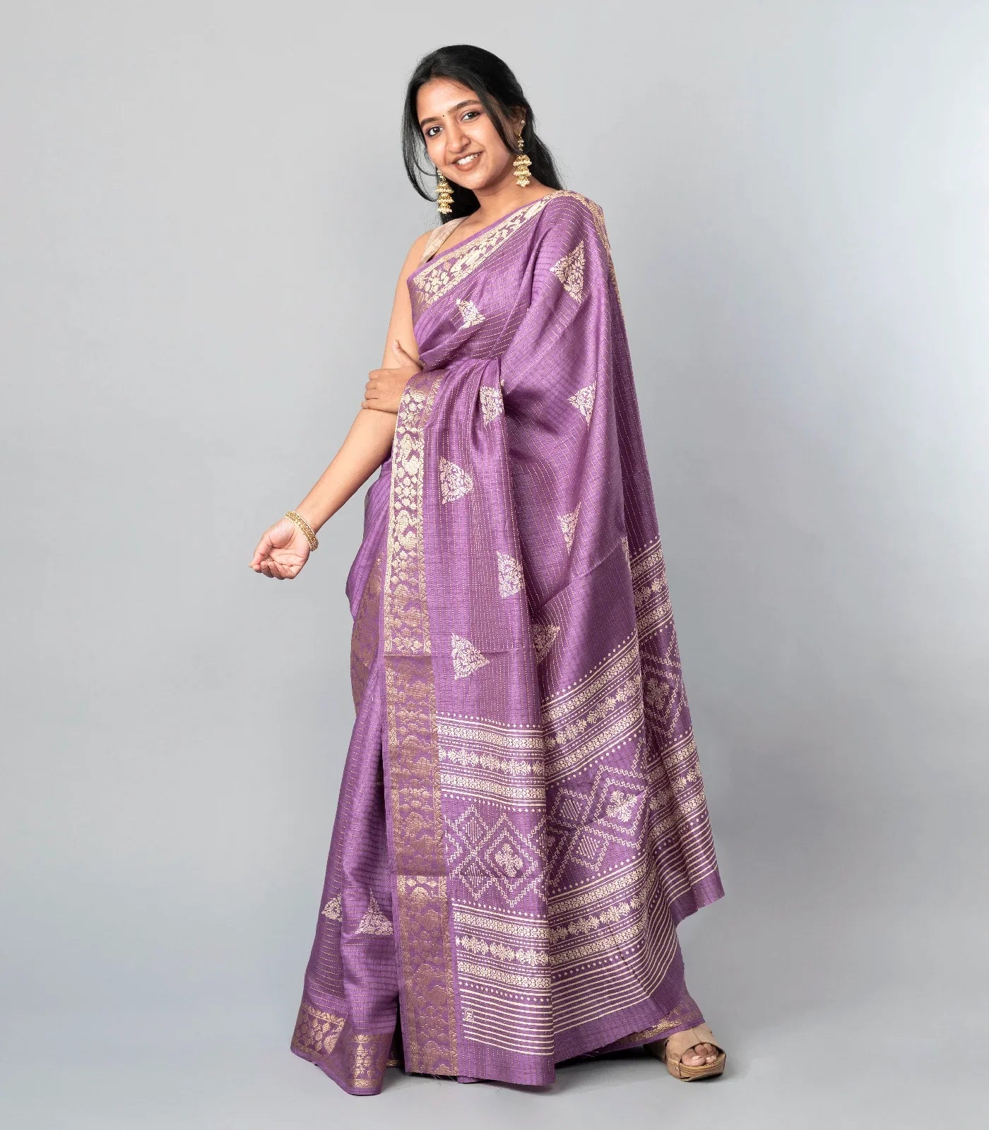 Lilac Woven Dola Synthetic Saree With Printed Floral Motifs