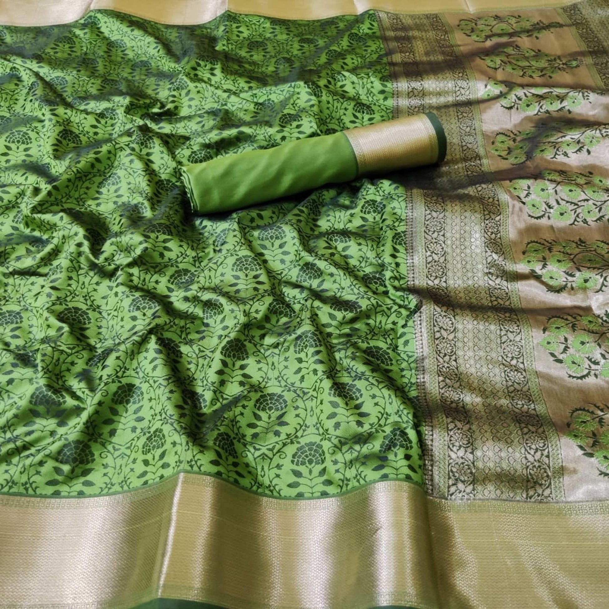 Delightful Green Colored Festive Wear Woven Heavy Silk Saree