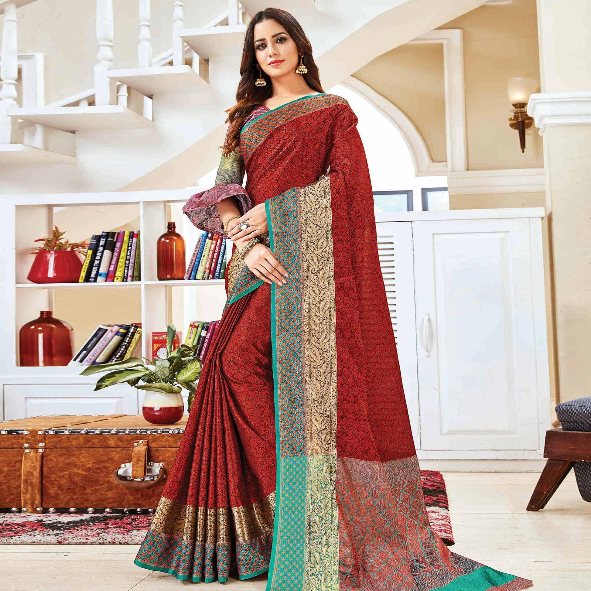 Desirable Maroon Colored Festive Wear Woven Handloom Silk Saree