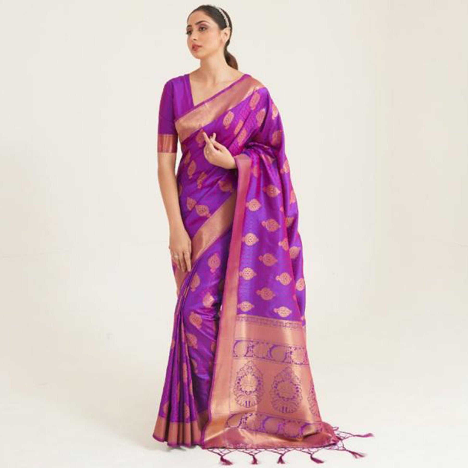 Desirable Purple Coloured Festive Wear Handloom Woven Silk Saree