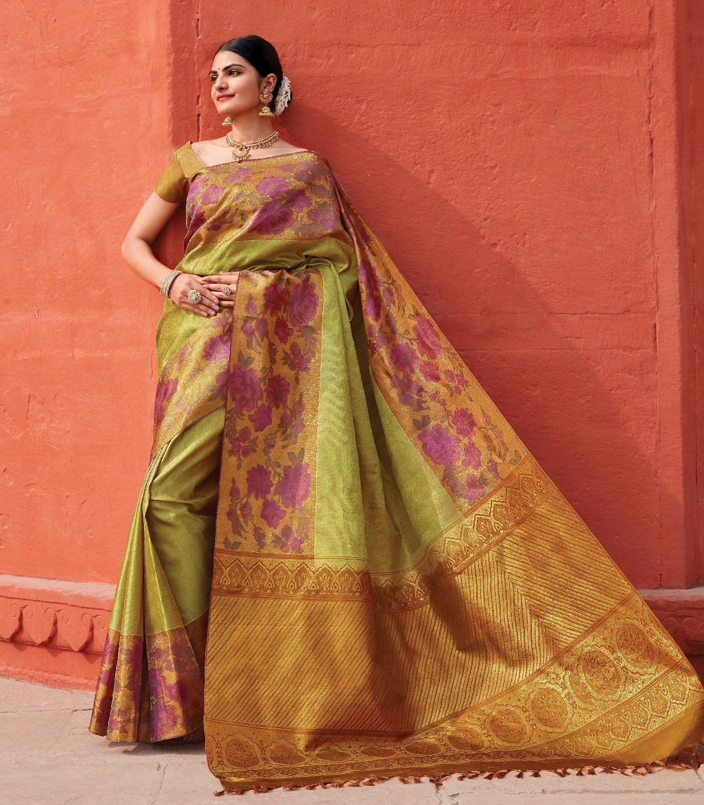Cardamom Green Handloom Kanchipuram Silk Saree With Floral Border