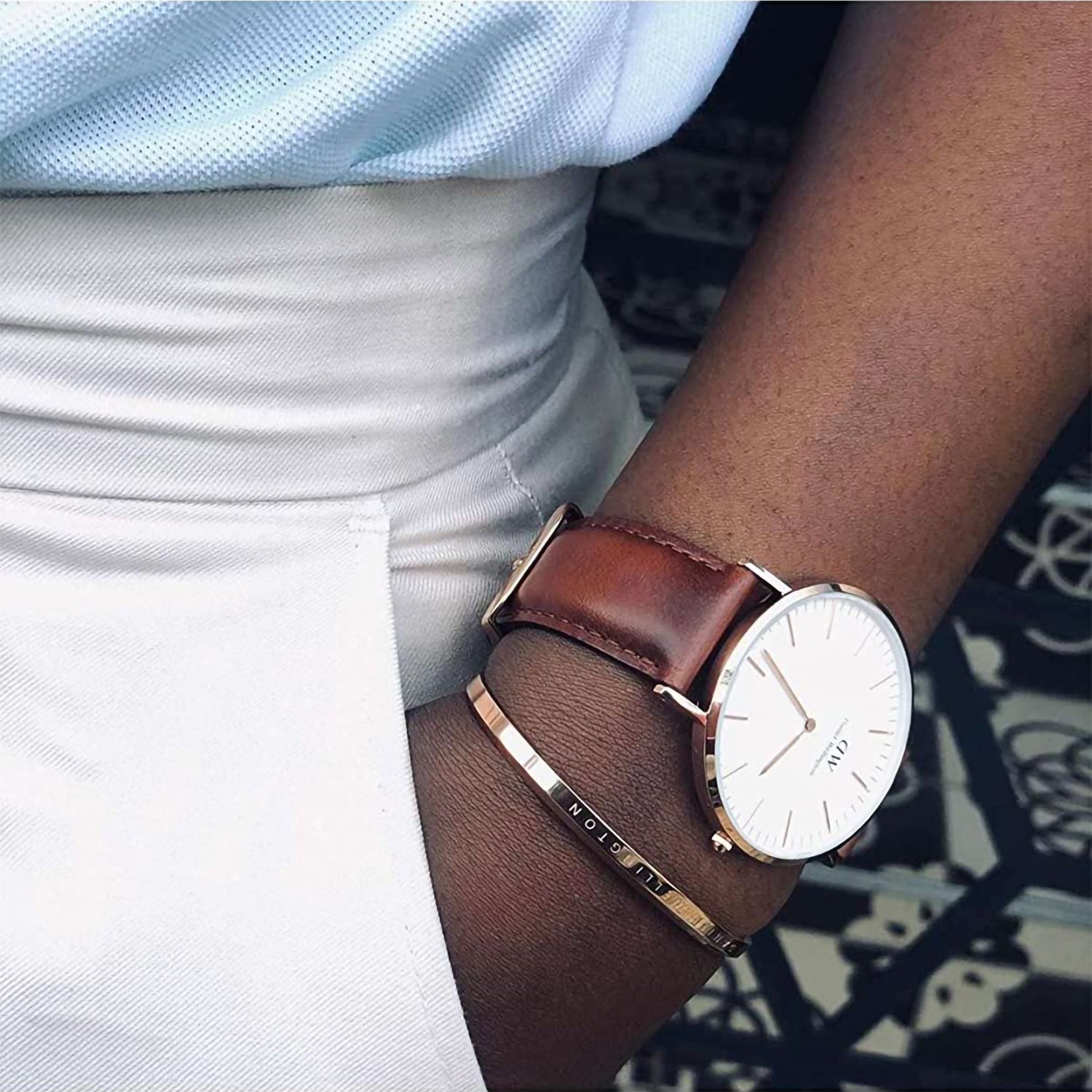 Classic Men Quartz White Dial Analog Leather Watch DW00100006K