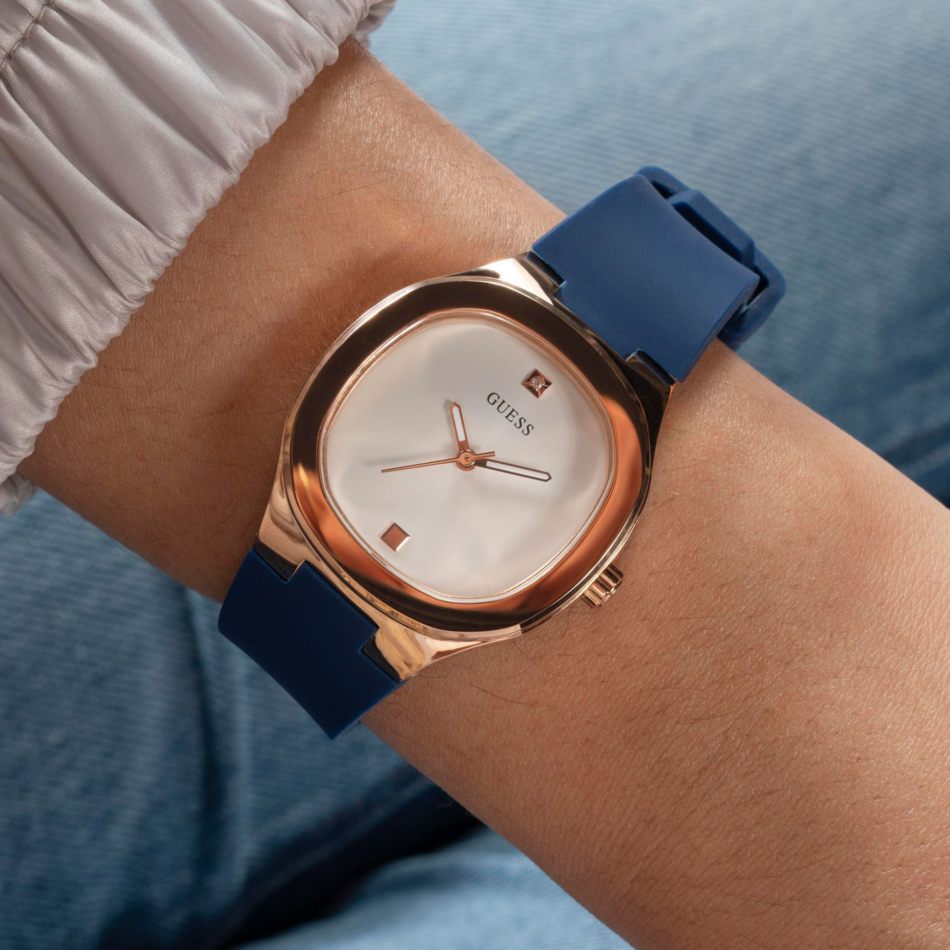 Eve Women Quartz White Dial Analog Silicone Watch GW0658L3
