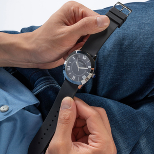 Guess Dress Men Quartz Navy Blue Dial Analog Silicone Watch GW0728G1