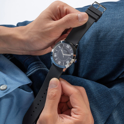 Guess Dress Men Quartz Navy Blue Dial Analog Silicone Watch GW0728G1