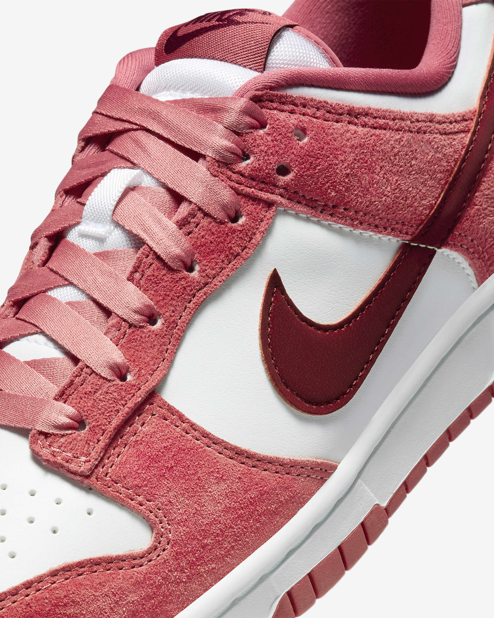 Nike Dunk Low Valentine Day 2024(W)