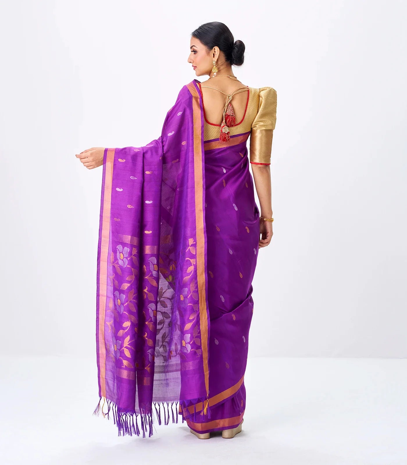 Purple Handloom Uppada Silk Saree With Zari Buttas