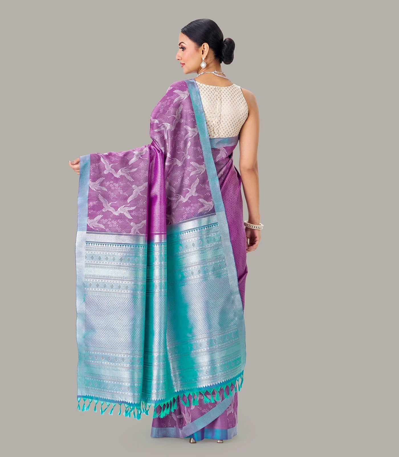 Lilac Handloom Kanchipuram Silk Saree With Bird Motifs