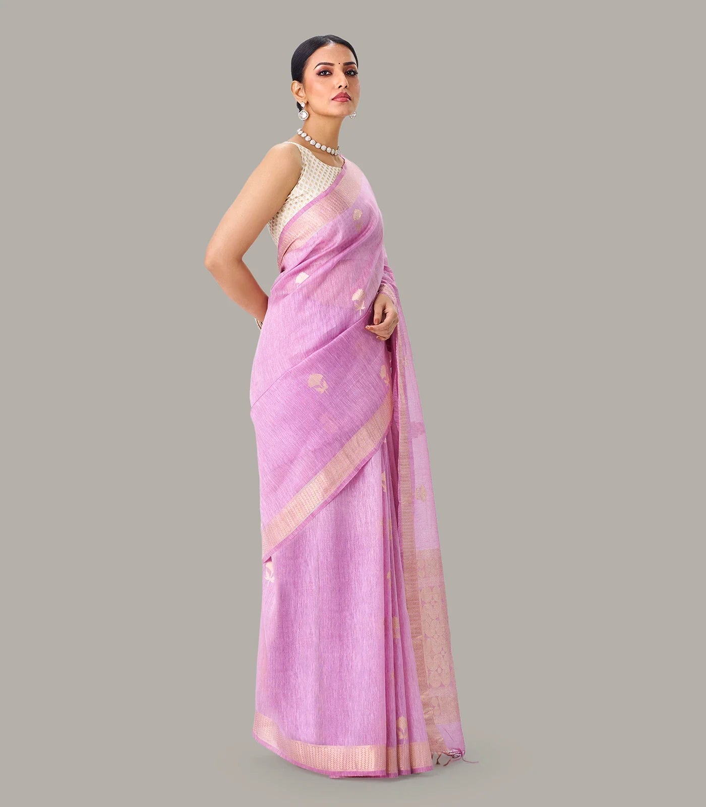 Lavender Handloom Linen Saree With Floral Buttas
