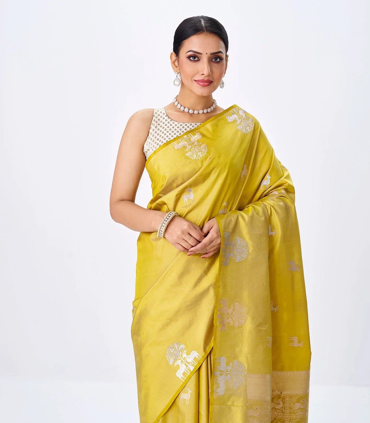 Gold Handloom Banarasi Silk Saree With Deer Buttas