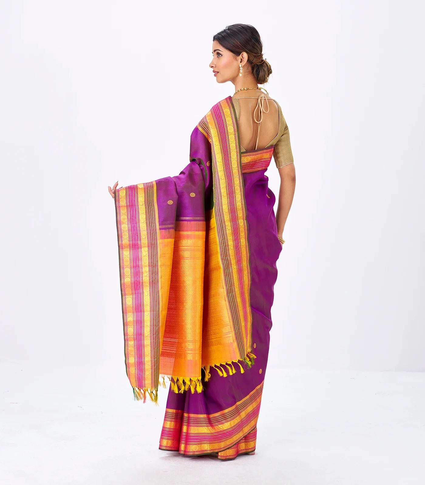 Magenta Handloom Kanchipuram Silk Saree With Zari Buttas