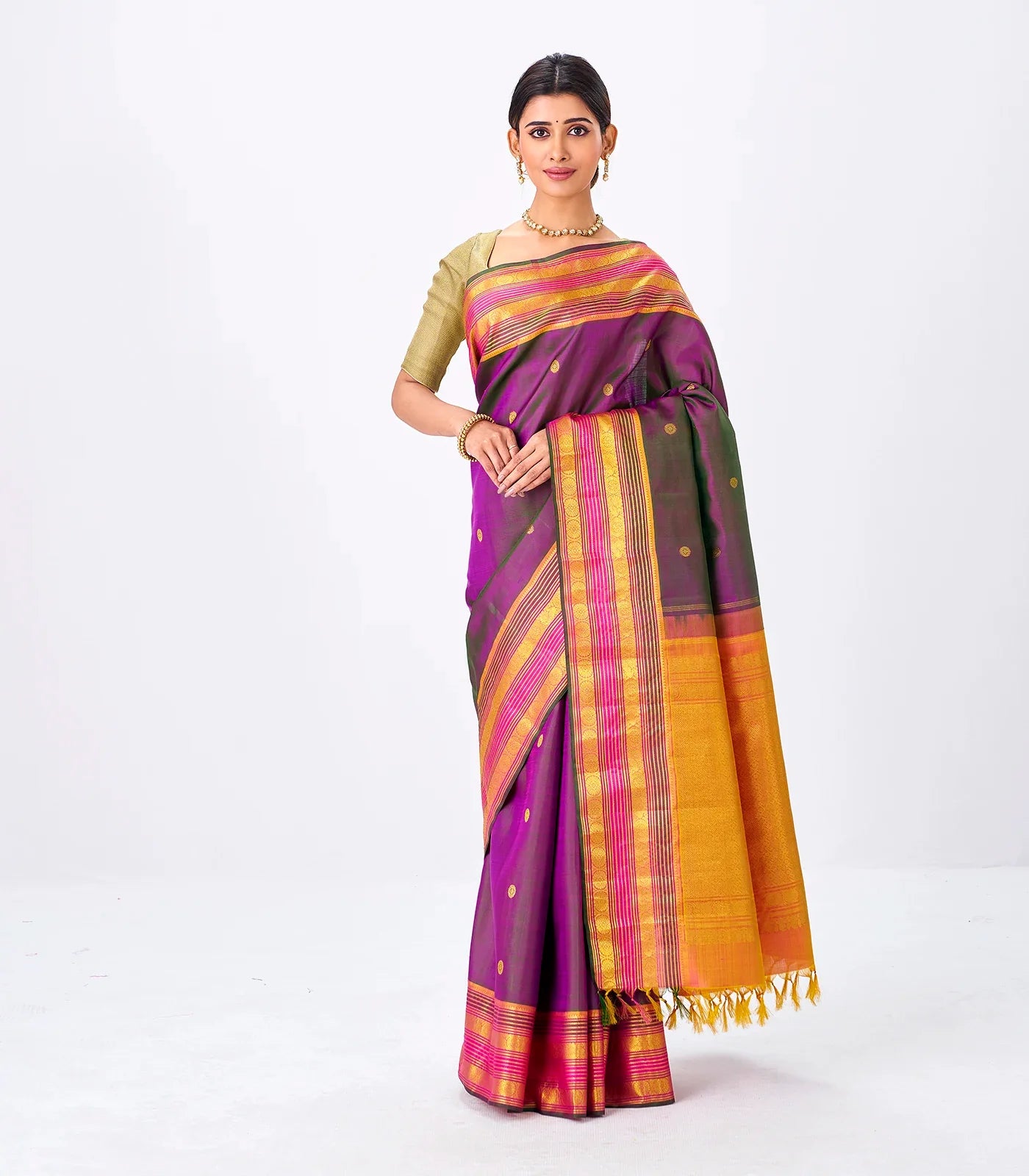 Magenta Handloom Kanchipuram Silk Saree With Zari Buttas