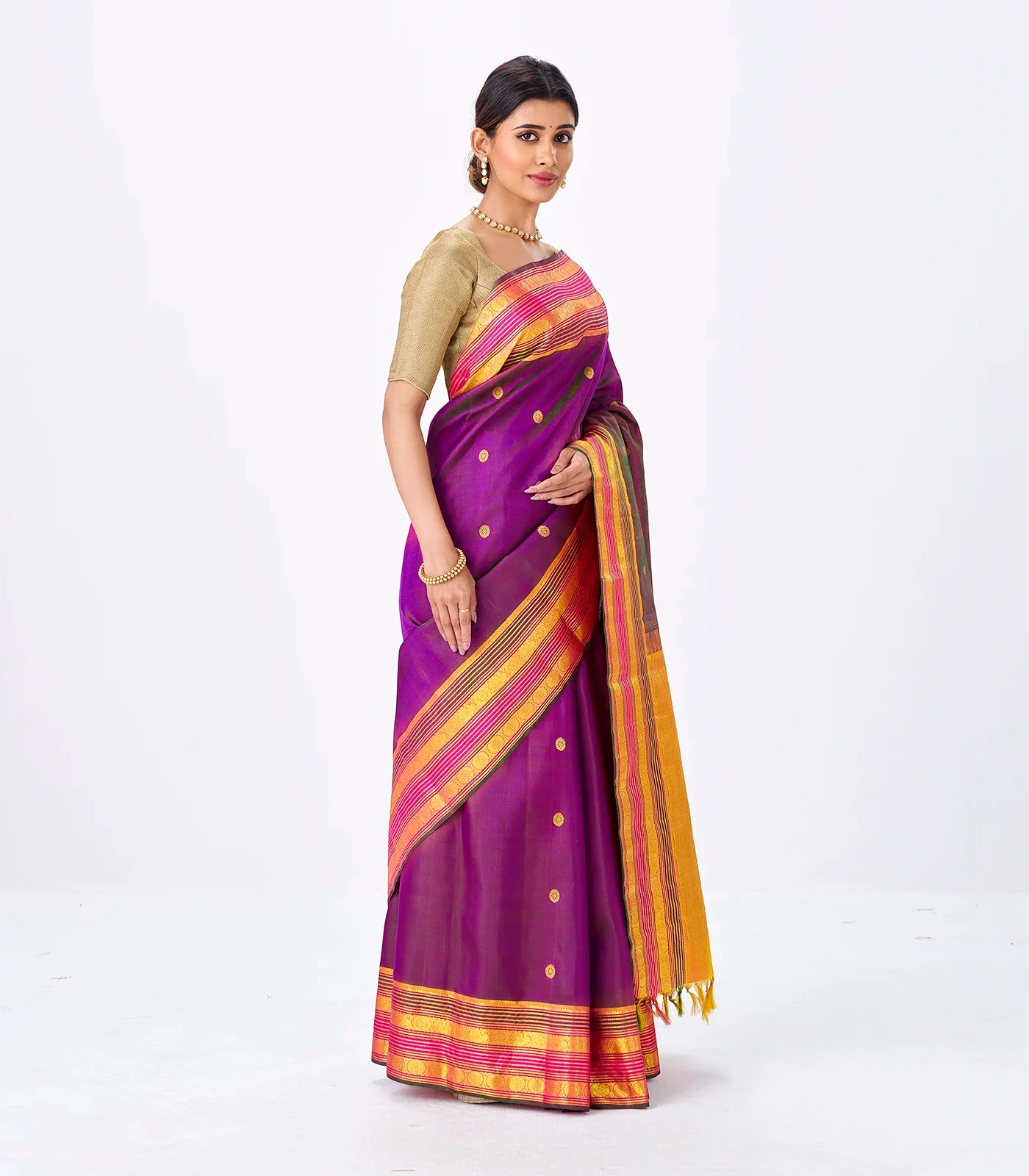 Magenta Handloom Kanchipuram Silk Saree With Zari Buttas