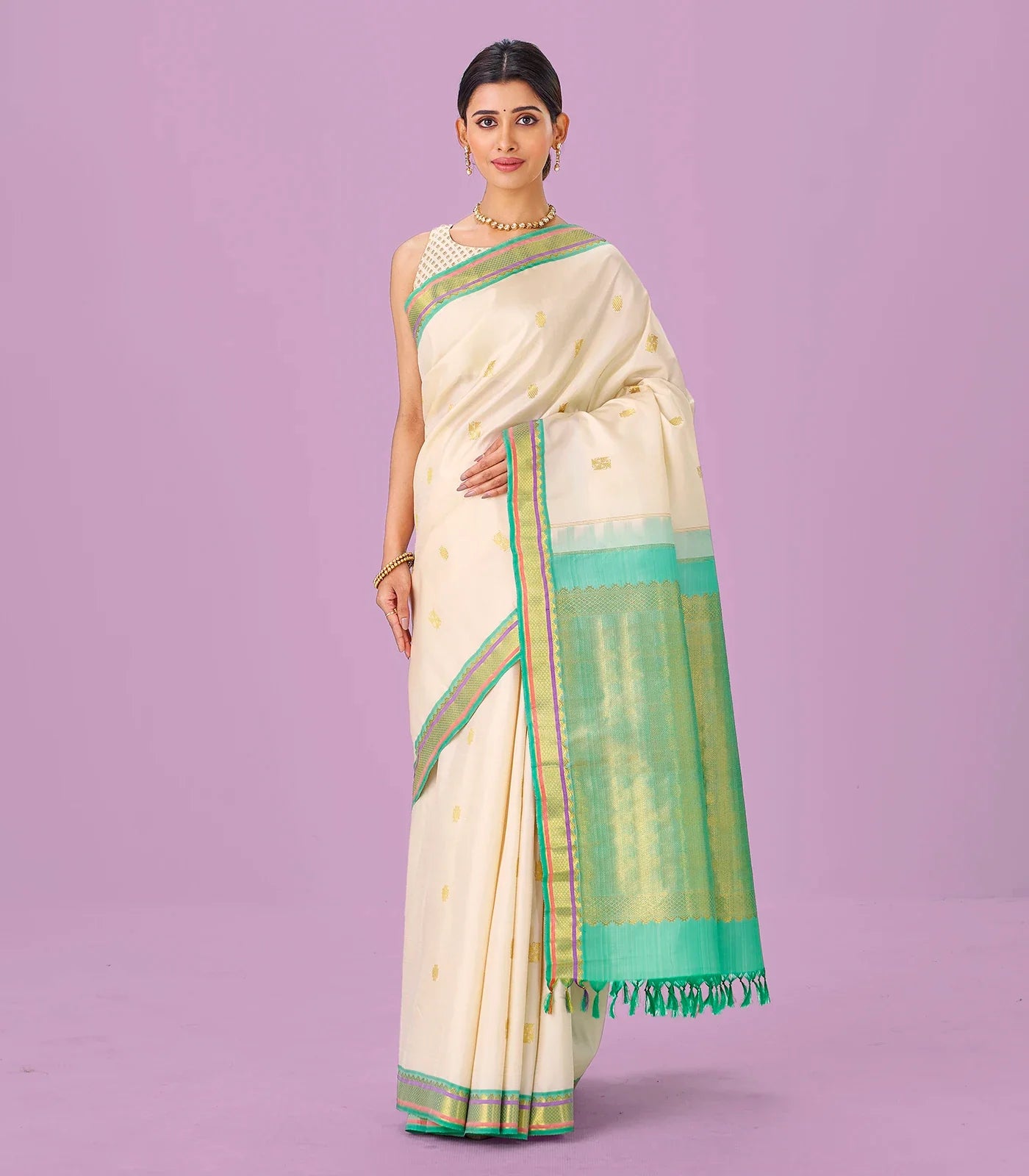 Cream Handloom Kanchipuram Silk Saree With Zari Buttas & Contrast Border