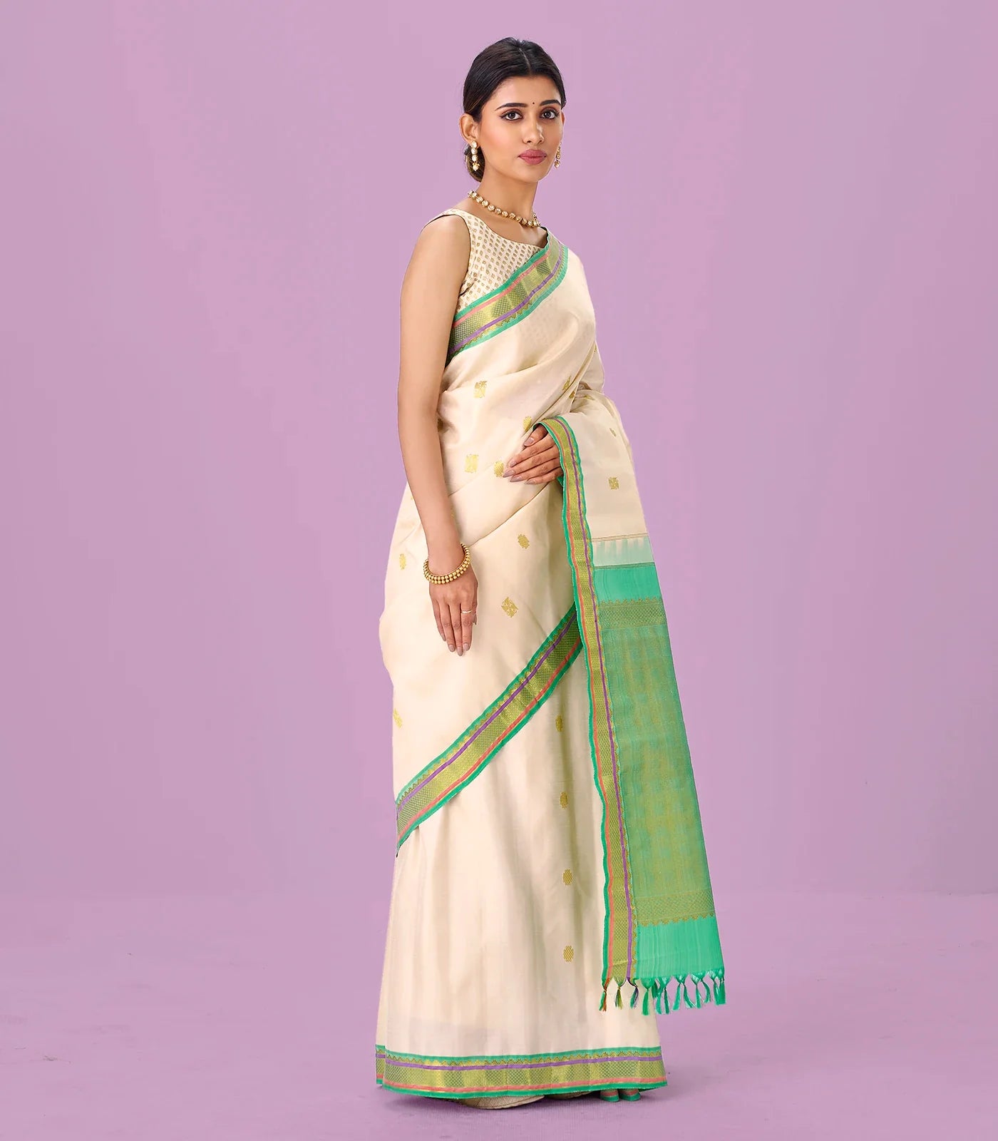 Cream Handloom Kanchipuram Silk Saree With Zari Buttas & Contrast Border