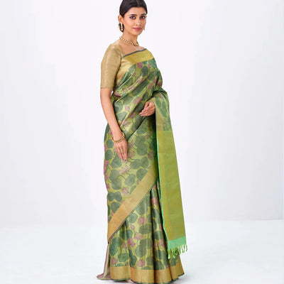 Cardamom Green Handloom Kanchipuram Silk Saree With Lotus Floral Motifs