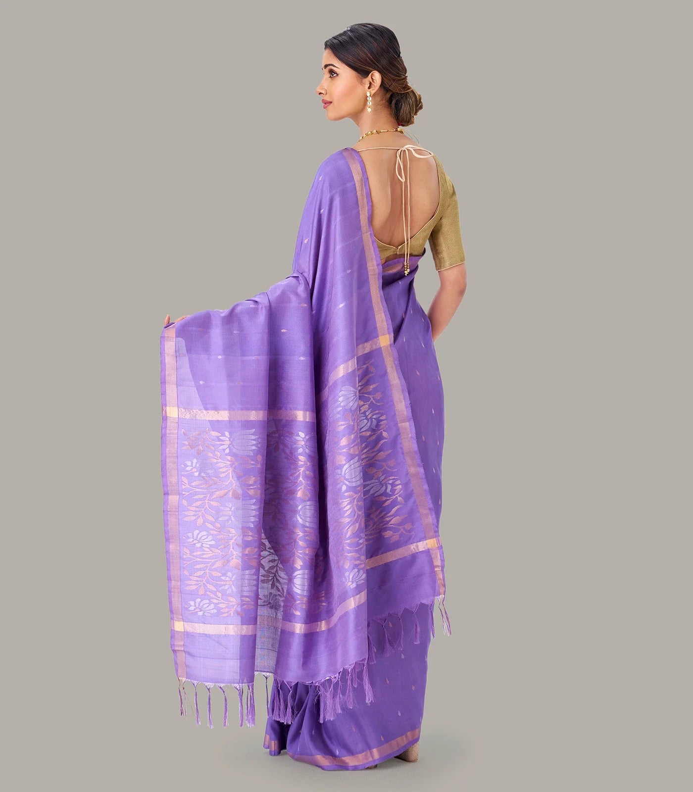 Lavender Handloom Uppada Silk Saree With Zari Buttas