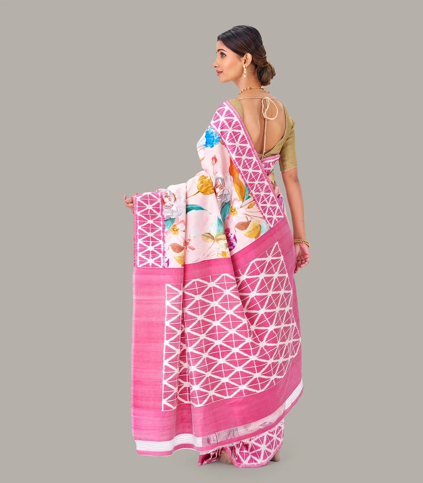 Baby Pink Handloom Silk Saree With Printed Floral Motifs